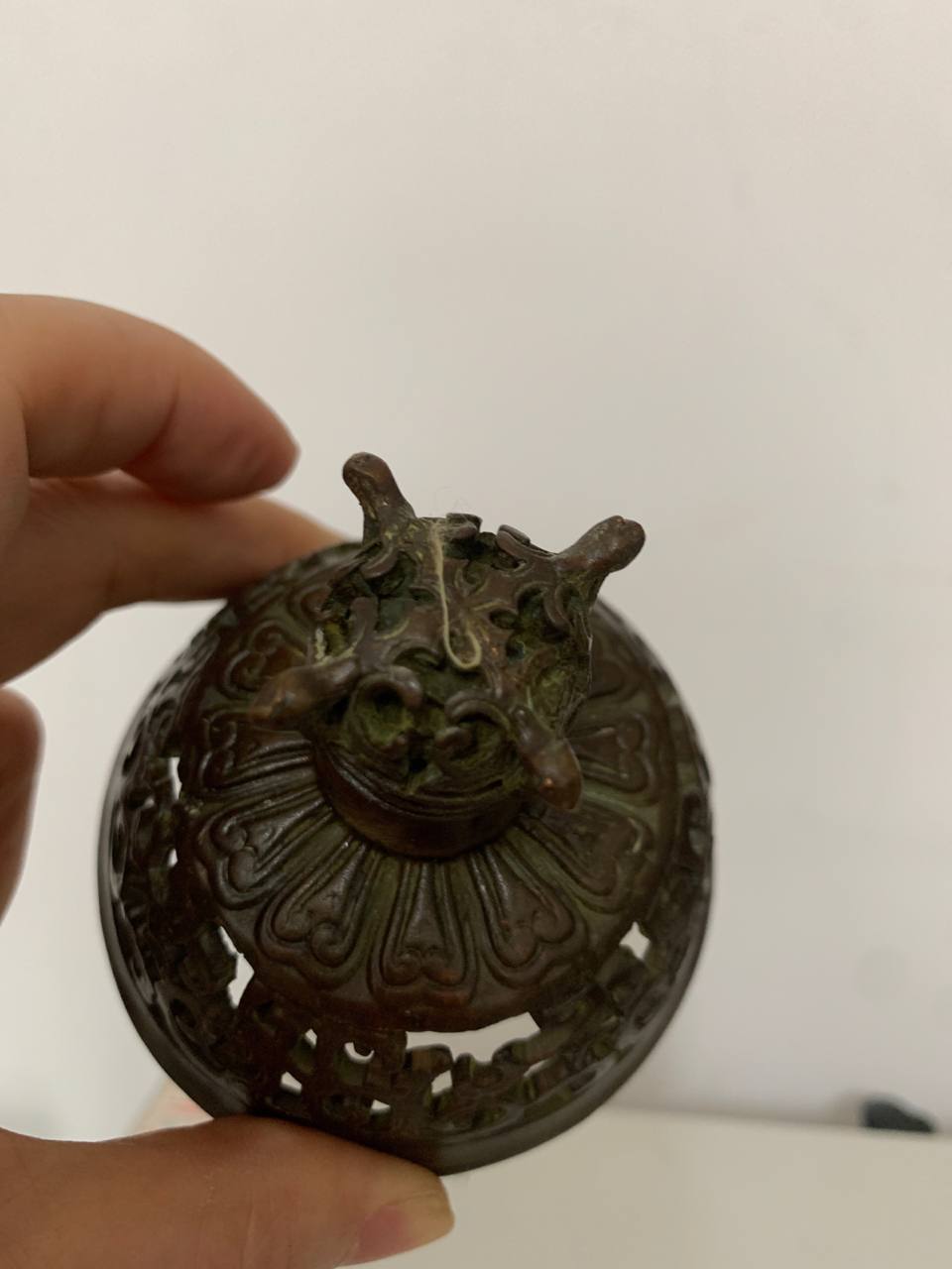 清代仿明代宣德铜制镂空熏炉
